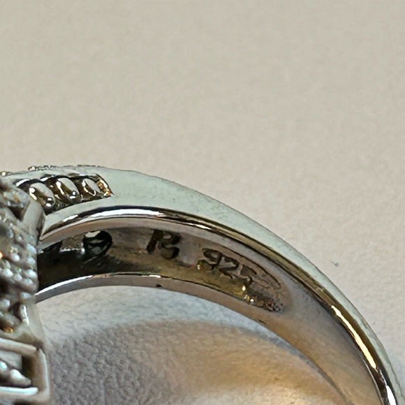 Sterling silver 925 ring red stone and CZ - Picture 6 of 7